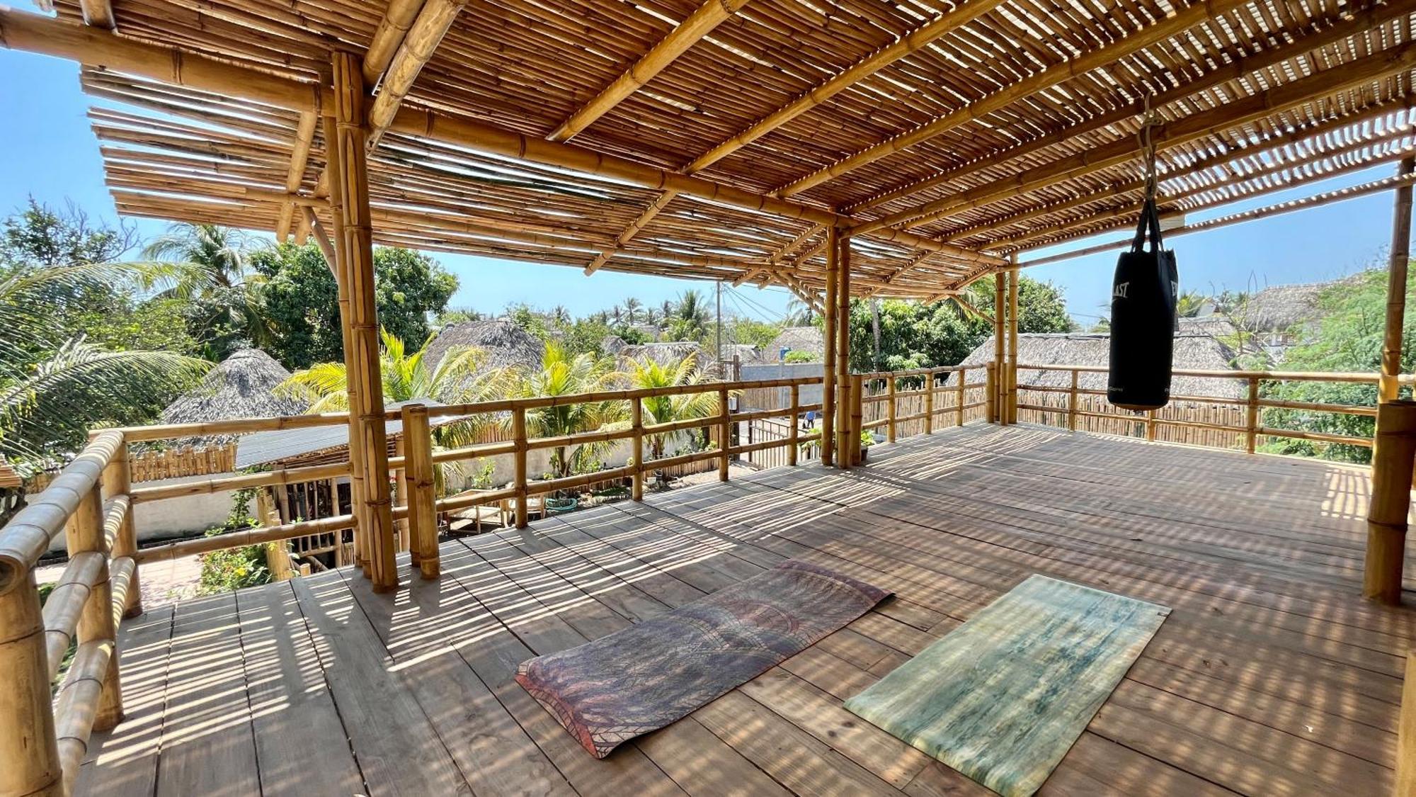 Shanti Surf Camp El Paredón Buena Vista المظهر الخارجي الصورة